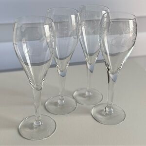 Set of 4 Vintage Princess House Champagne Glasses
Heritage Tulip Etched Crystal